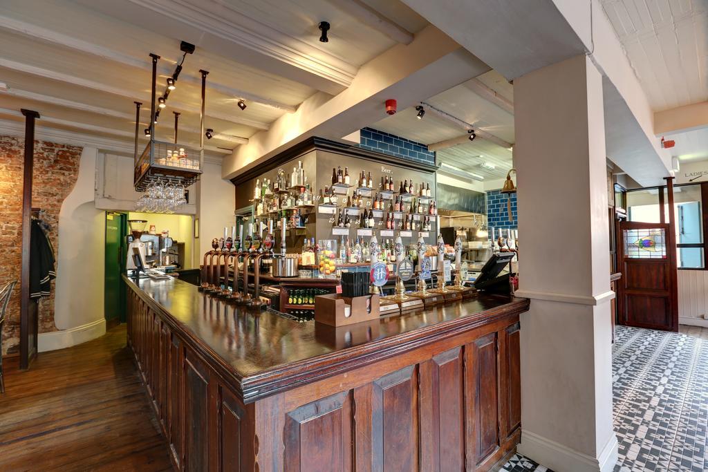 Publove @ The Exmouth Arms, Euston Ostello