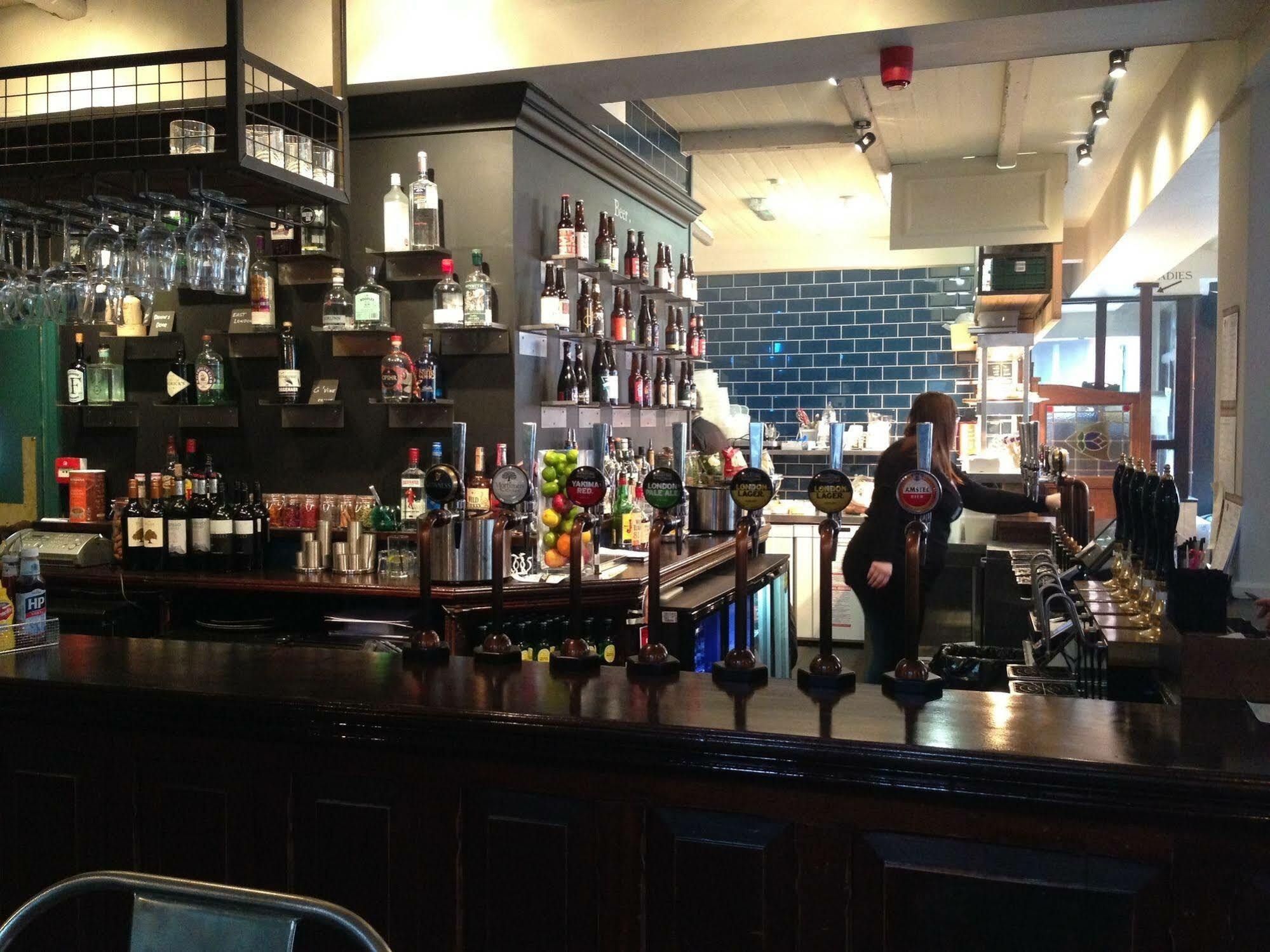 Ostello Publove @ The Exmouth Arms, Euston Londra
